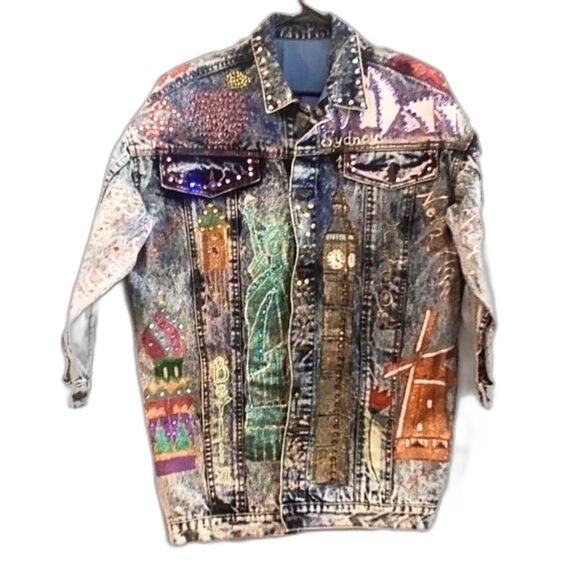 Vintage Jordache Acid Wash Upcycled Travel Theme Rhinestone Jean Jacket Size M - Picture 1 of 10